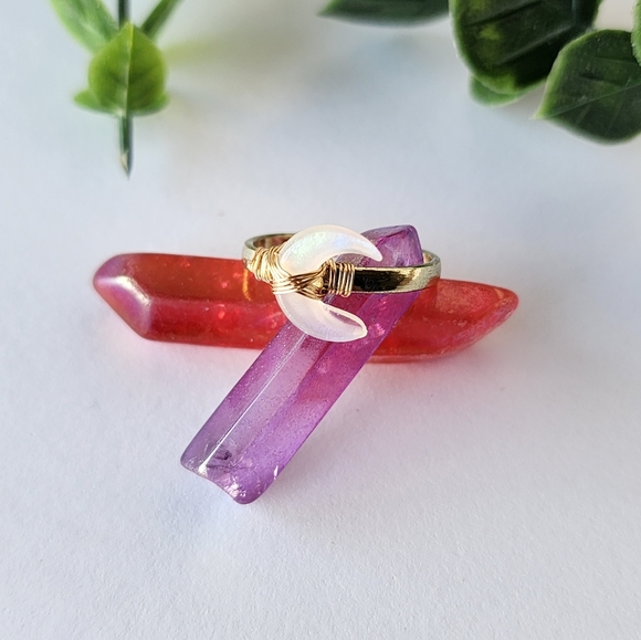 Crescent Moon 🌙 adjustable ring - Picture 2 of 3